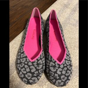 NEW Rothy’s merino grey spotted flats